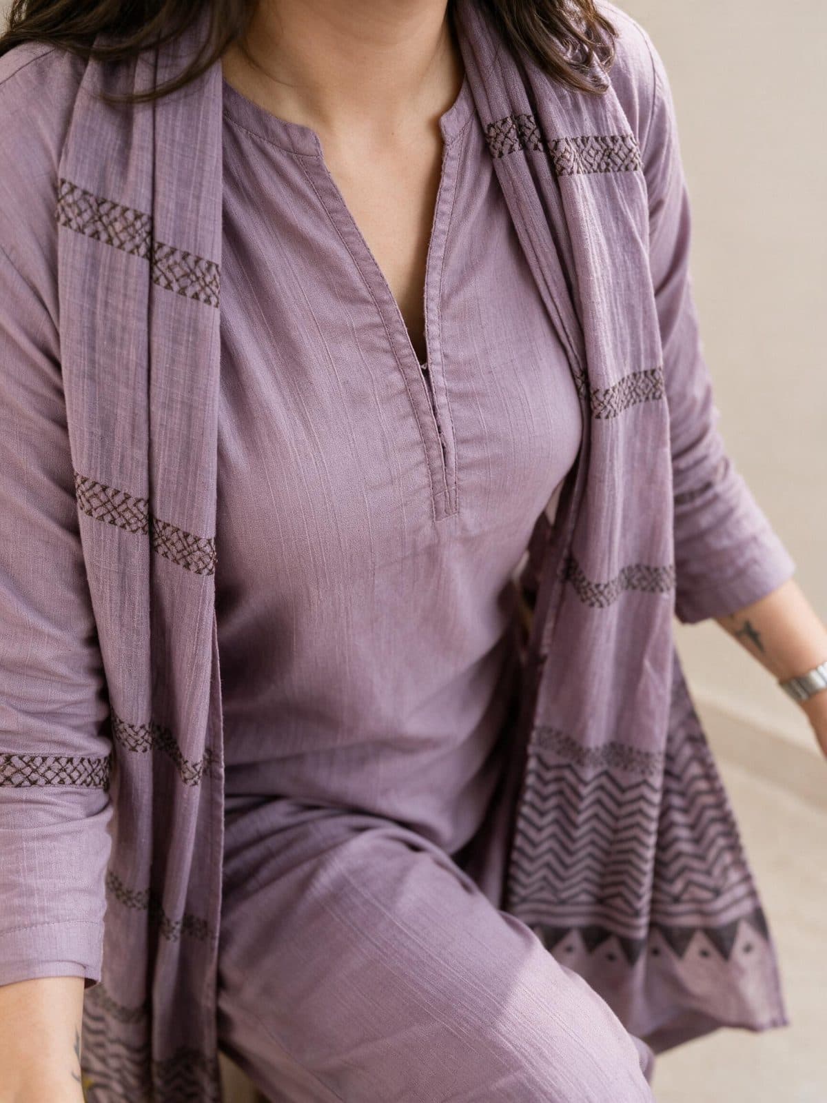 Mauve Solid Kurta Set with Geometric Print Dupatta